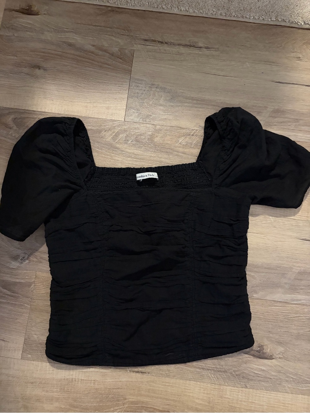 Abercrombie & Fitch Black Ruched Puff Sleeve Smocked Crop Top Blouse Size Small